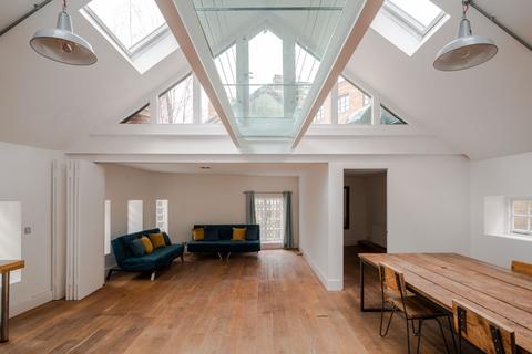 2 bedroom mews for sale, Ship and Mermaid Row, London Bridge, London, SE1