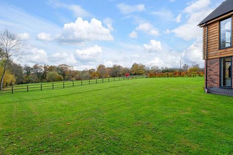 4 bedroom detached house for sale, Bosbury Road Cradley Malvern, Worcestershire, WR13 5LT
