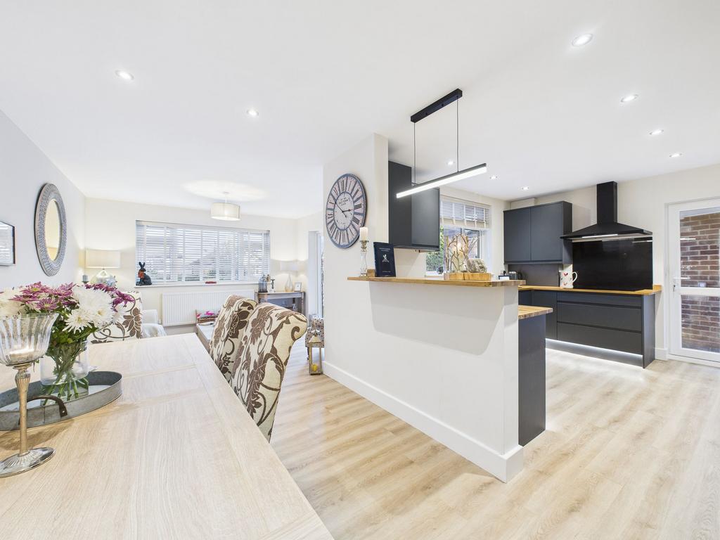 Lounge/Dining Room through to Kitchen