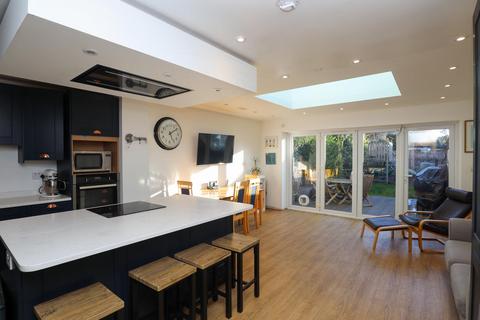 3 bedroom semi-detached house for sale, The Crossways, Coulsdon
