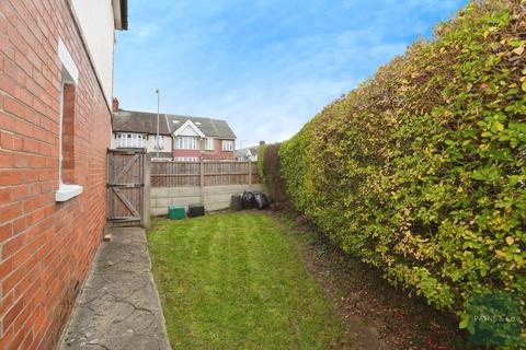 3 bedroom end of terrace house for sale, Ashburton Avenue, Ilford, IG3