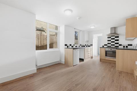 2 bedroom flat for sale, Leyton E11