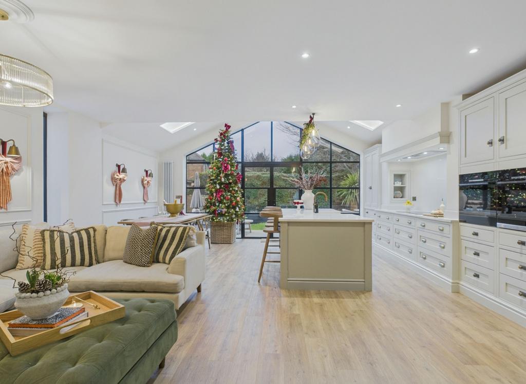 Open Plan Family Dining Kitchen