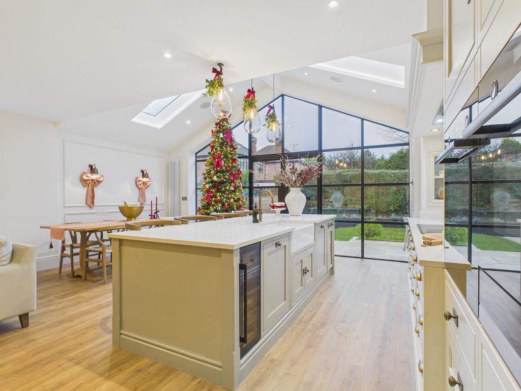 Open Plan Family Dining Kitchen