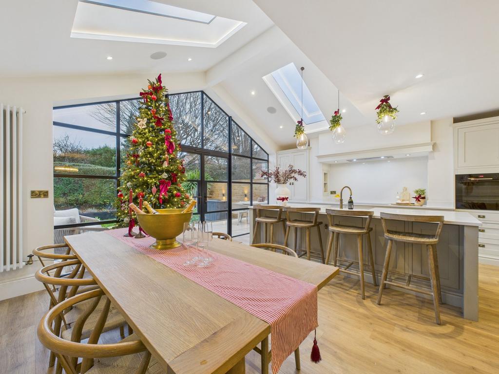 Open Plan Family Dining Kitchen