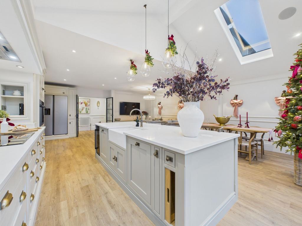 Open Plan Family Dining Kitchen