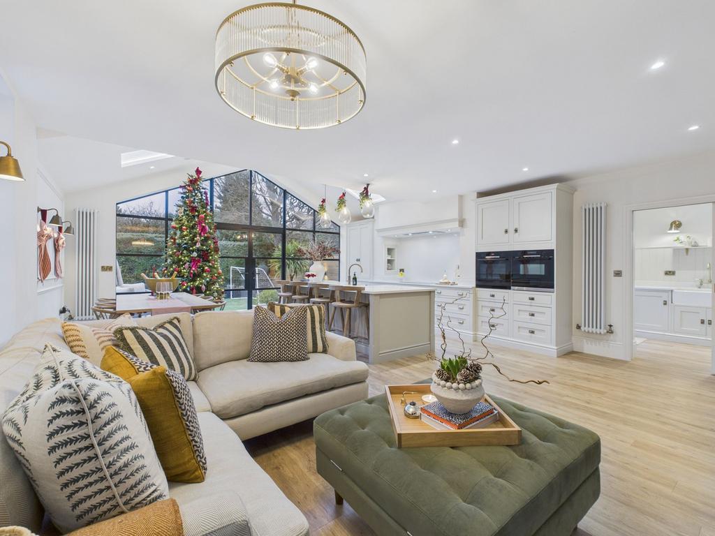 Open Plan Family Dining Kitchen