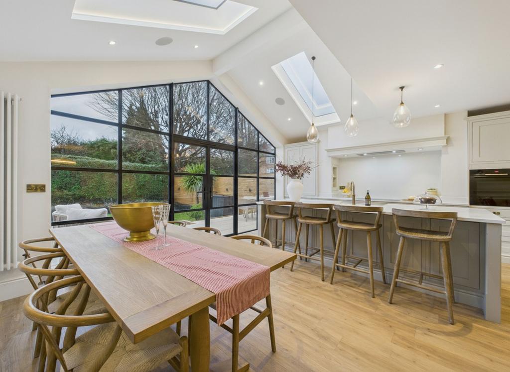 Open Plan Family Dining Kitchen