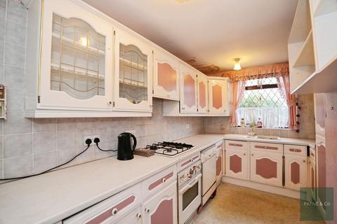 3 bedroom semi-detached house for sale, Wards Road, Ilford, IG2