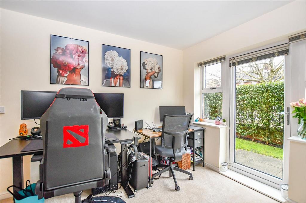 Bedroom 2.2.jpg
