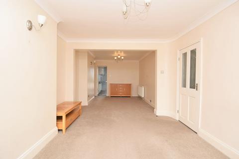 3 bedroom semi-detached house to rent, Arundel Drive, Harrow HA2