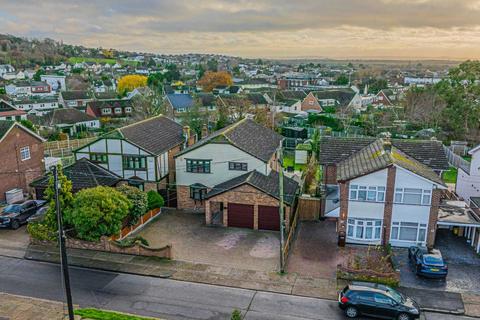 4 bedroom detached house for sale, Cumberland Avenue, Benfleet, SS7