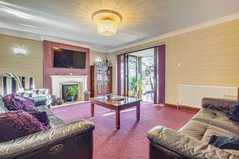 4 bedroom detached house for sale, Cumberland Avenue, Benfleet, SS7