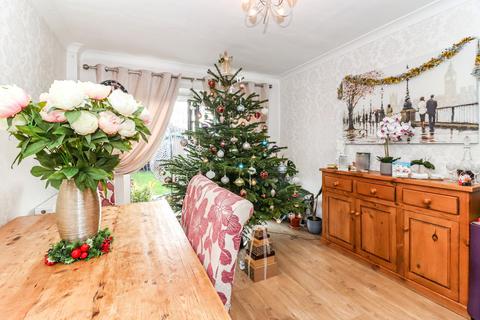 4 bedroom semi-detached house for sale, Kingswood Road, Watford, WD25