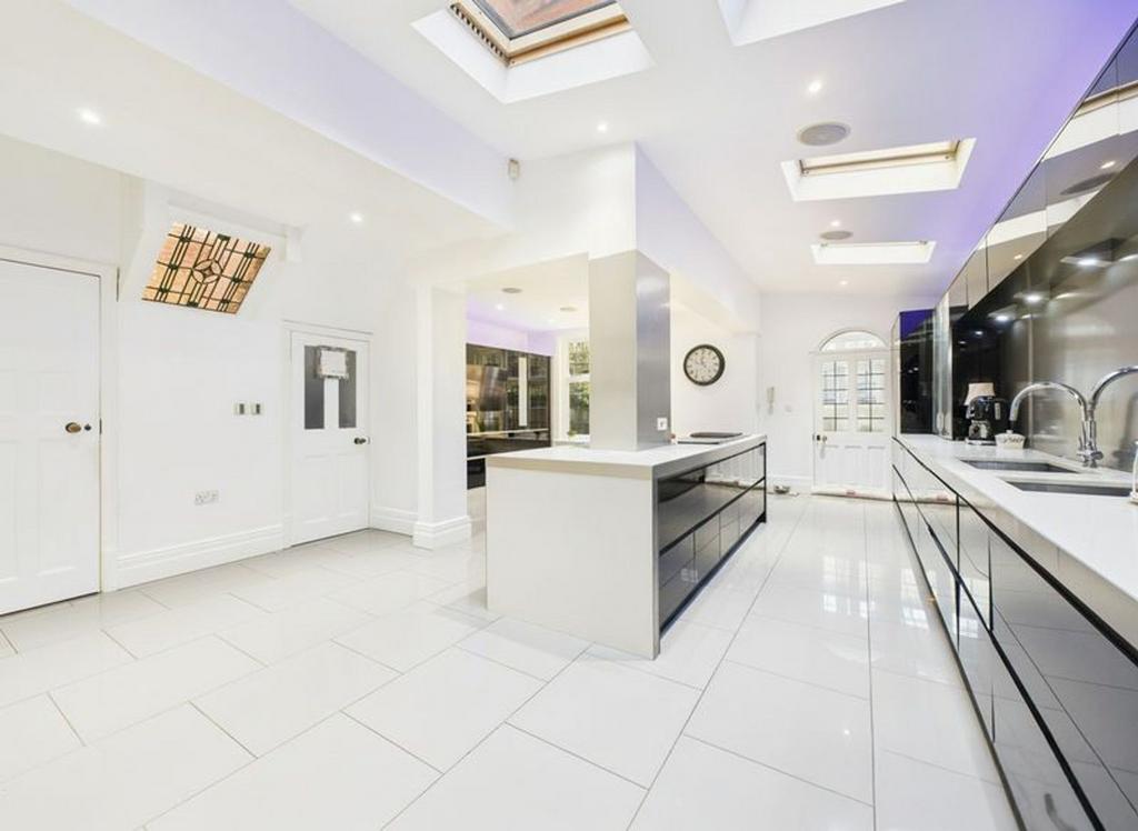 Family Dining Kitchen