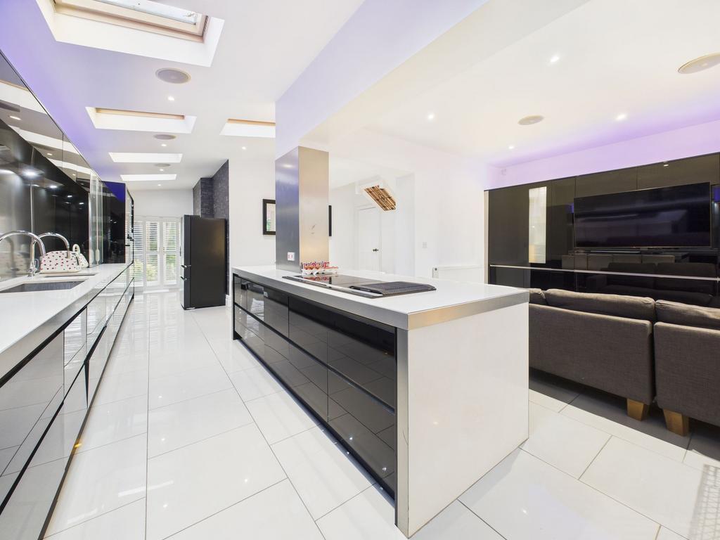 Family Dining Kitchen