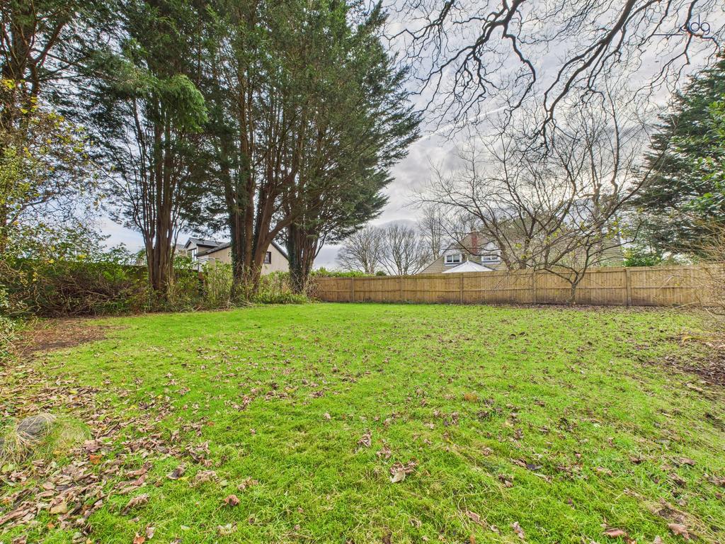 Garden at the front of the Property