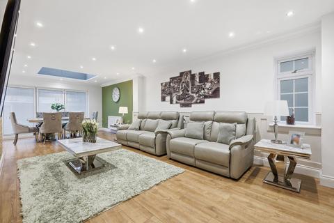 5 bedroom detached house for sale, Hatch Road, Pilgrims Hatch, CM15