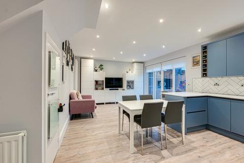 4 bedroom detached house for sale, Rose Street, Benfleet, SS7