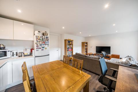 2 bedroom apartment for sale, Handley Drive, London