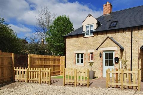 3 bedroom semi-detached house for sale - Cirencester town