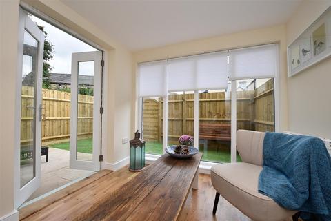 3 bedroom semi-detached house for sale, Cirencester town