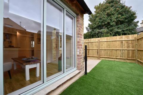 3 bedroom semi-detached house for sale, Cirencester town