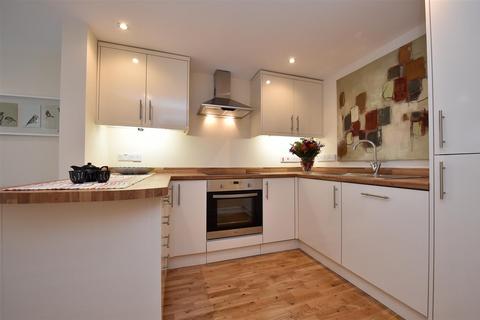 3 bedroom semi-detached house for sale, Cirencester town