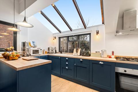 2 bedroom flat for sale, Beaumont Road, London, W4