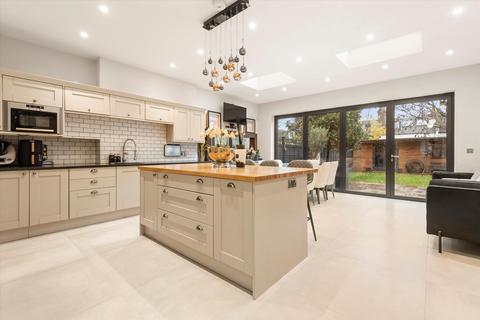 4 bedroom semi-detached house for sale, Wellesley Road, London, W4