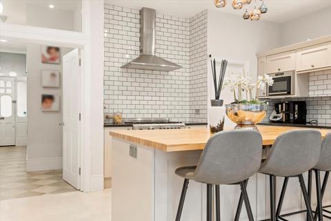 4 bedroom semi-detached house for sale, Wellesley Road, London, W4