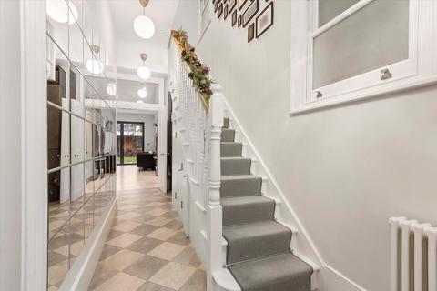 4 bedroom semi-detached house for sale, Wellesley Road, London, W4