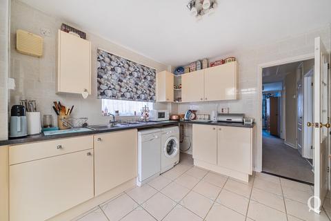 2 bedroom bungalow for sale, Auckland Drive, Sittingbourne, Kent, ME10