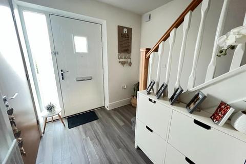 2 bedroom house to rent, Canyon Meadow, Worksop