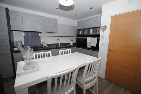 2 bedroom house to rent, Canyon Meadow, Worksop