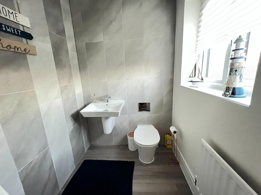 Downstairs WC.jpg