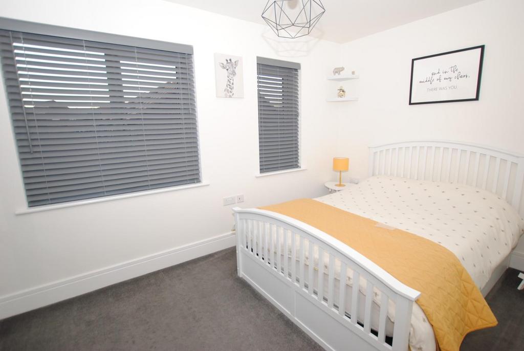 Bed 1.jpg