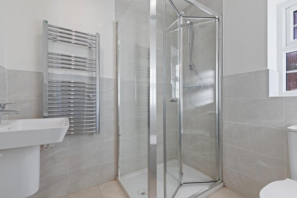 Bishop Gardens Ensuite 297.jpg