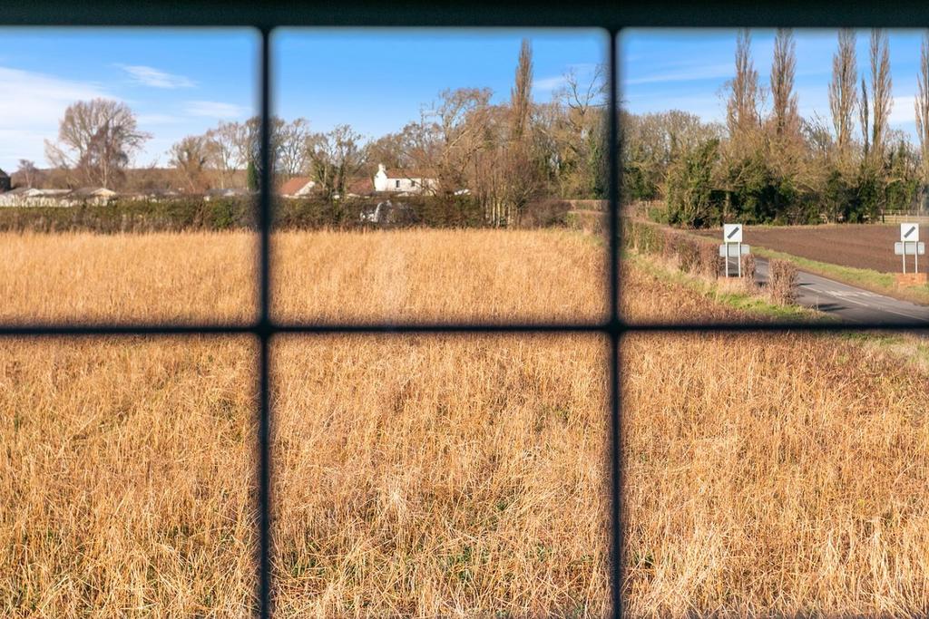 Bishop Gardens Window 1 4 297.jpg