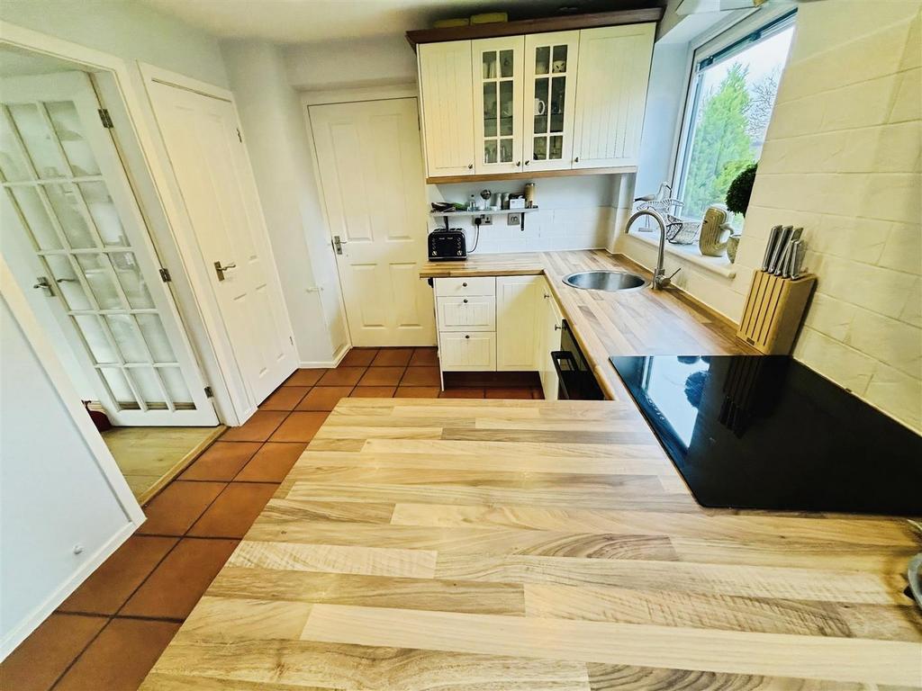 Kitchen....jpg