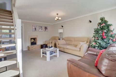 2 bedroom terraced house for sale, The Finches, Benfleet, SS7