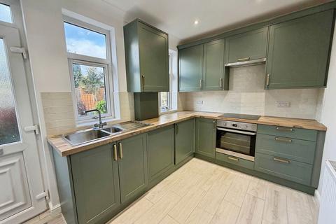 2 bedroom semi-detached house for sale, Newark Road, Crossflatts, Bingley, BD16 2SL