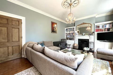 4 bedroom semi-detached house for sale, Chester Road North, Kidderminster