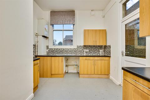 3 bedroom maisonette for sale, Walm Lane, London