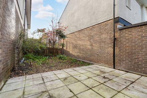 1 bedroom flat for sale, Croxted Road, London SE21