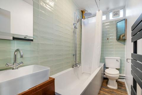 1 bedroom flat for sale, Croxted Road, London SE21