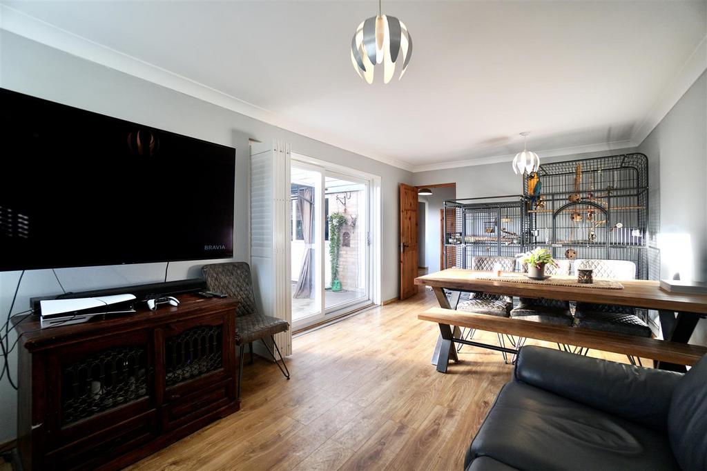 Living/Dining Room