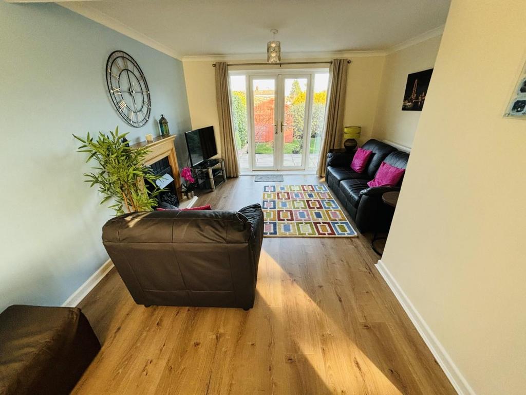 Living Room.jpg