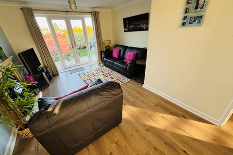 2 bedroom semi-detached bungalow for sale, Holt Avenue, Leamington Spa