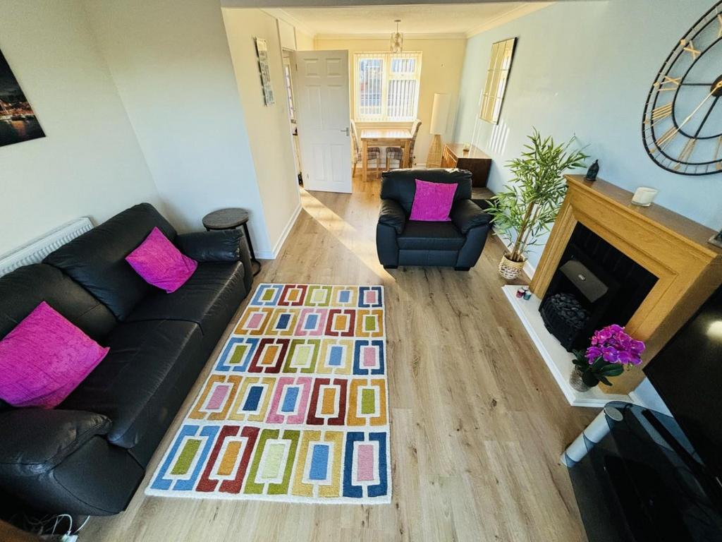 Living Room....jpg